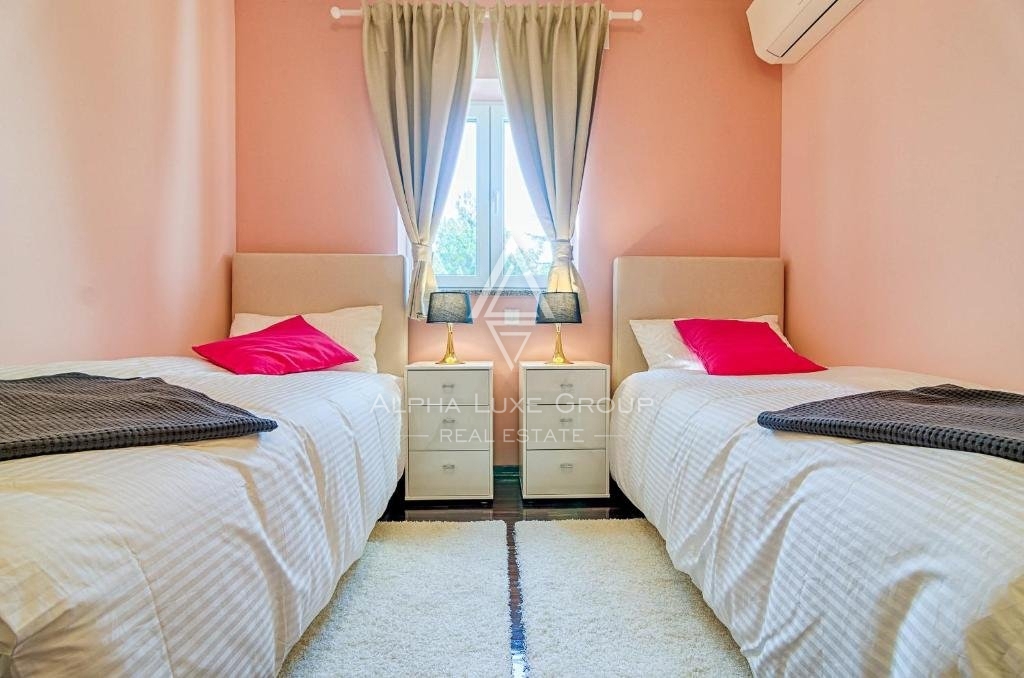 Fažana - Villa moderna e spettacolare con ampio giardino in vendita