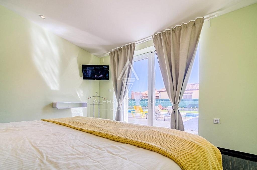 Fažana - Villa moderna e spettacolare con ampio giardino in vendita