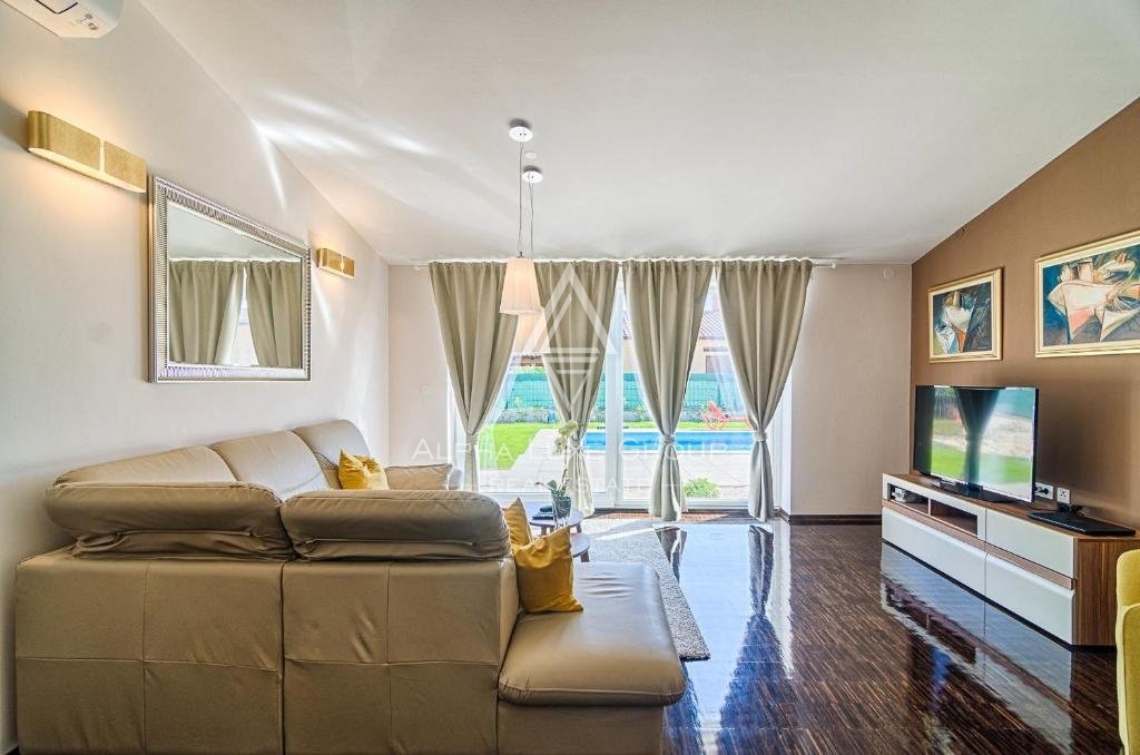 Fažana - Villa moderna e spettacolare con ampio giardino in vendita