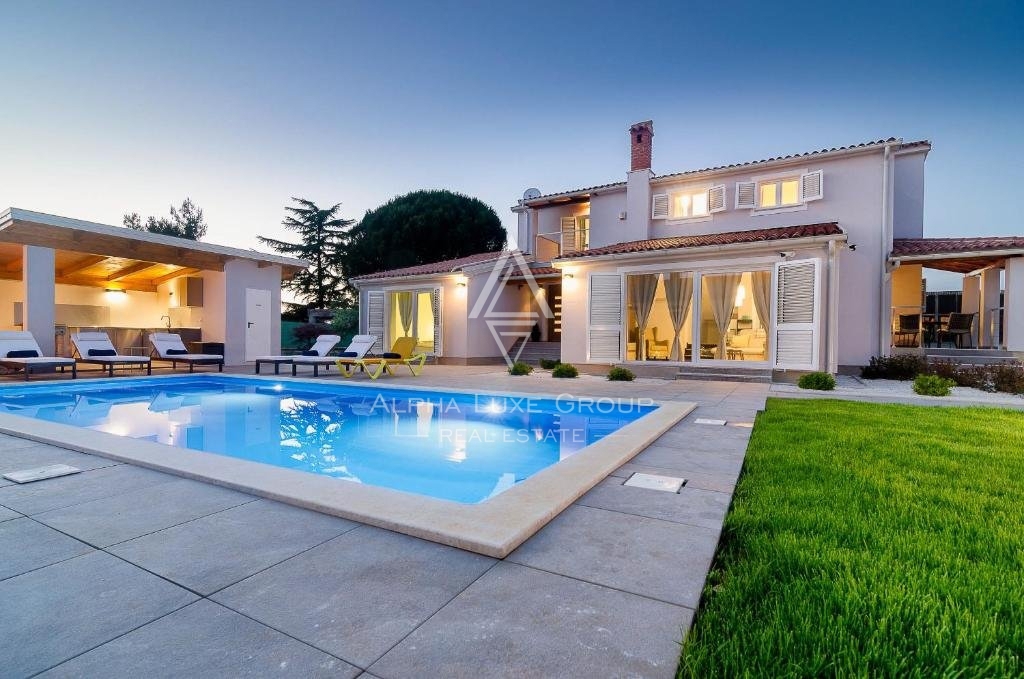 Fažana - Villa moderna e spettacolare con ampio giardino in vendita