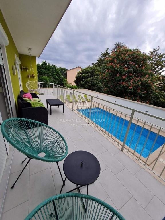 Pula, Istria: Ampia casa familiare a Valdebek con piscina
