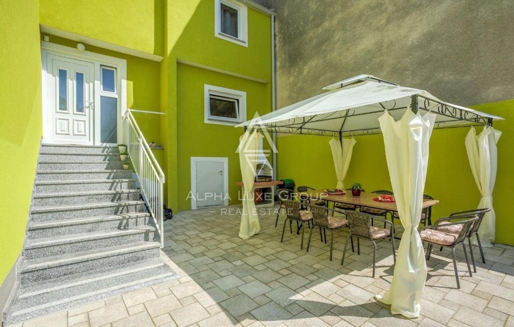 Pula, Istria: Ampia casa familiare a Valdebek con piscina