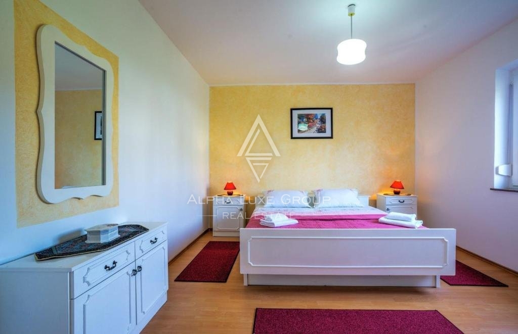 Pula, Istria: Ampia casa familiare a Valdebek con piscina