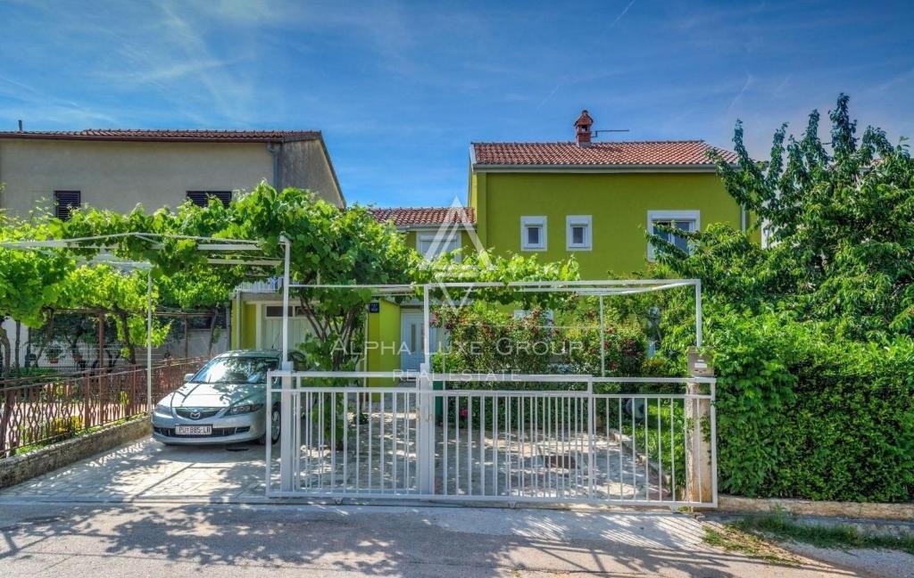 Pula, Istria: Ampia casa familiare a Valdebek con piscina