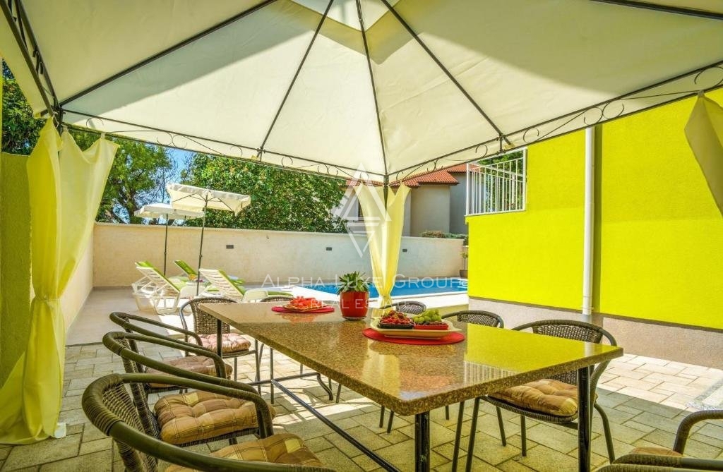 Pula, Istria: Ampia casa familiare a Valdebek con piscina