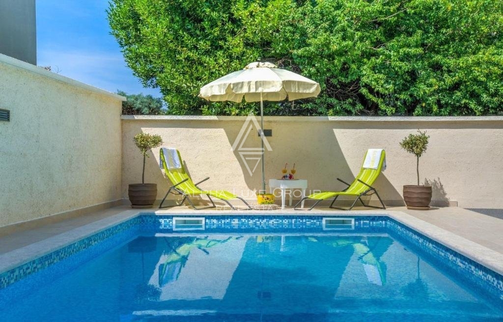 Pula, Istria: Ampia casa familiare a Valdebek con piscina