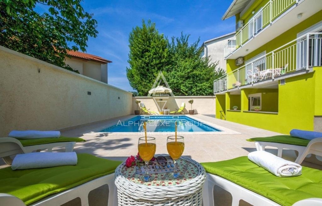 Pula, Istria: Ampia casa familiare a Valdebek con piscina