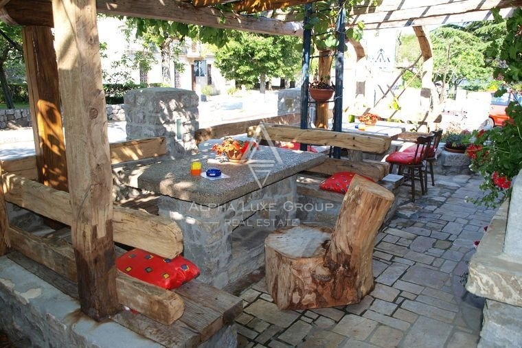 Roč, Istria - Proprietà multifunzionale con ricco patrimonio