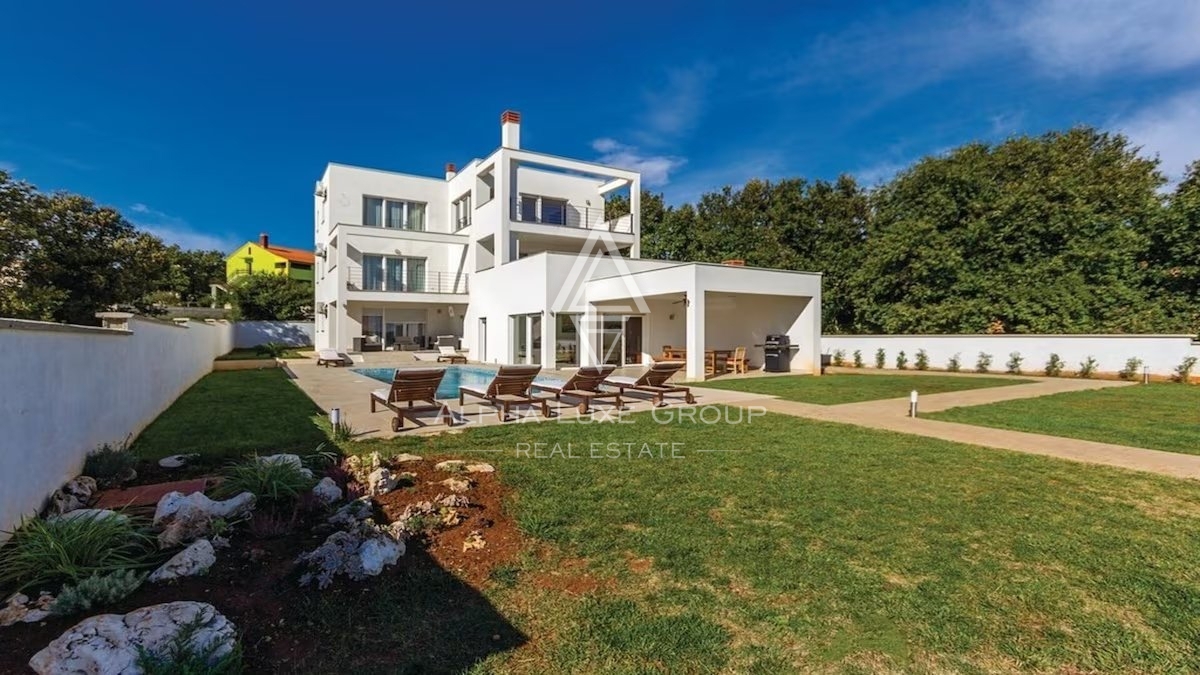 Villa di lusso a Ližnjan, Istria: Serenità sulla costa