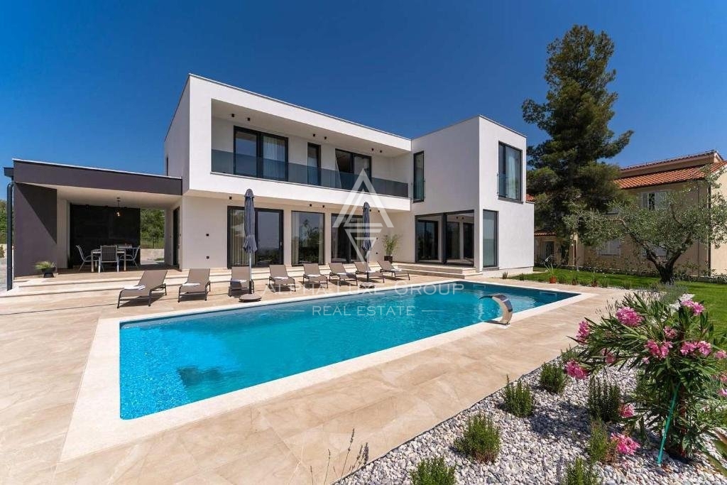 Poreč, Istria - Moderna Villa con Splendide Vedute sul Mare