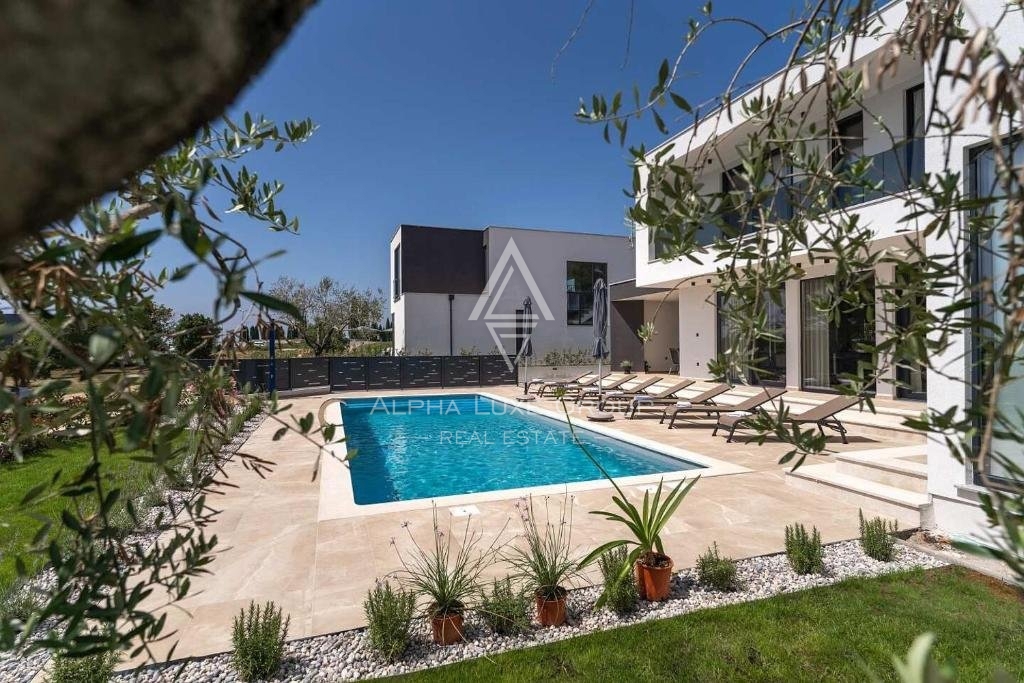 Poreč, Istria - Moderna Villa con Splendide Vedute sul Mare