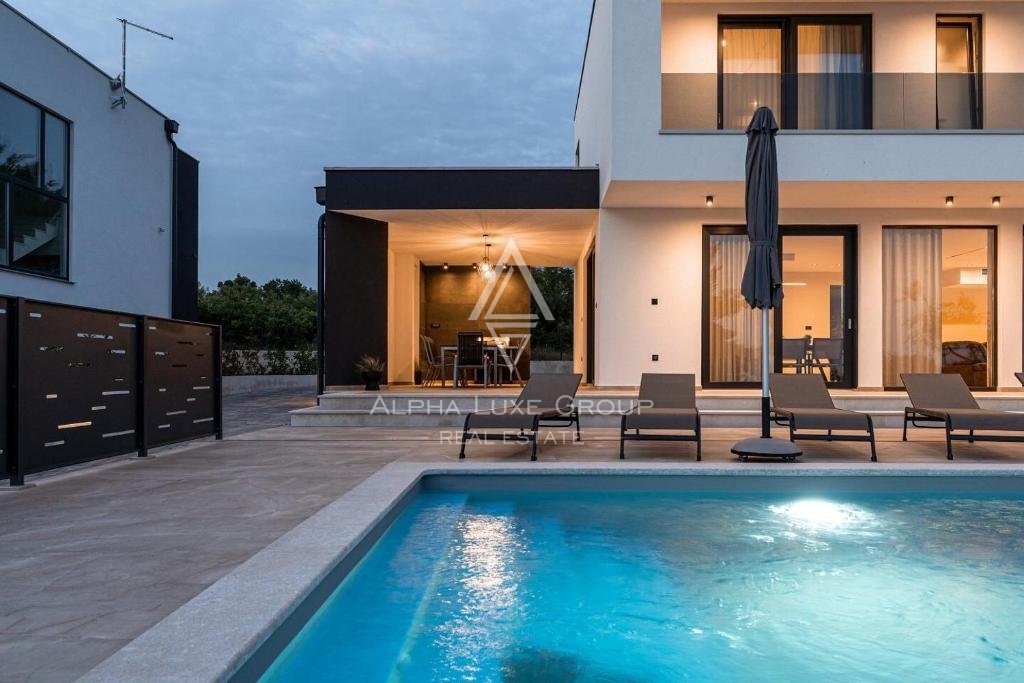 Poreč, Istria - Moderna Villa con Splendide Vedute sul Mare