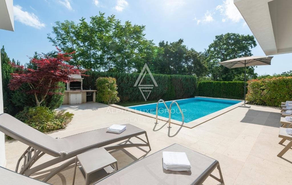 Istria, Žminj - Villa raffinata con piscina coperta e area benessere in vendita