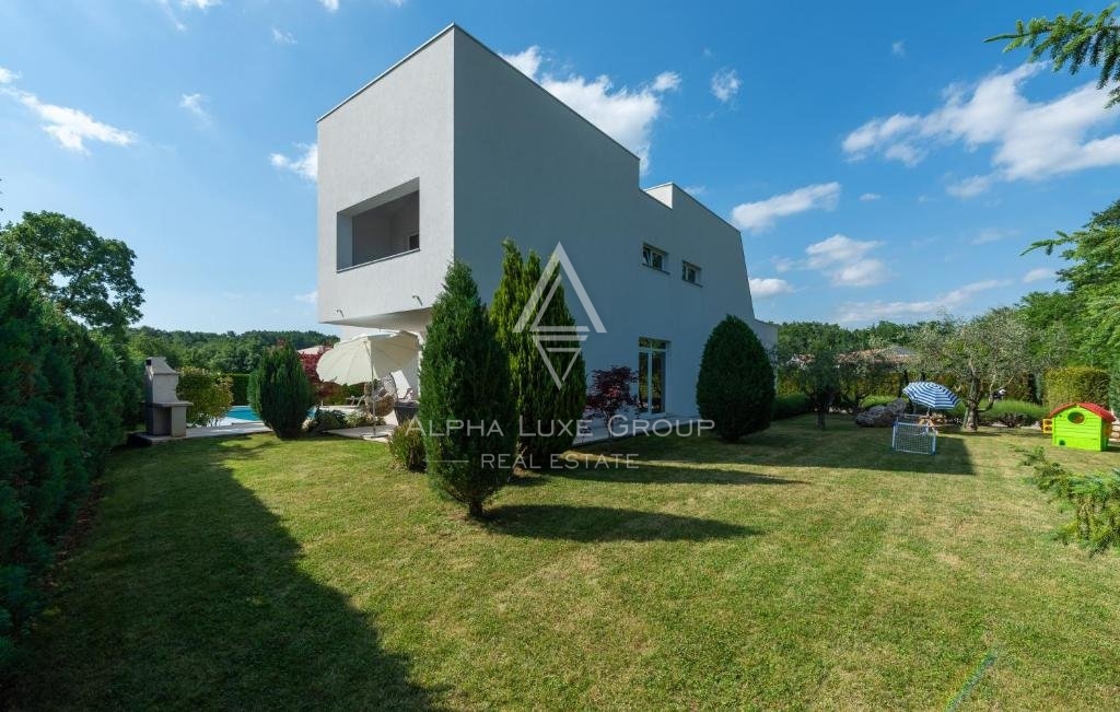 Istria, Žminj - Villa raffinata con piscina coperta e area benessere in vendita