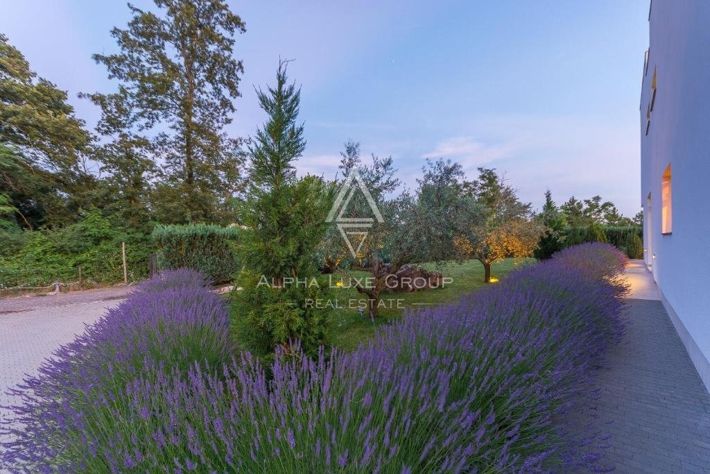 Istria, Žminj - Villa raffinata con piscina coperta e area benessere in vendita