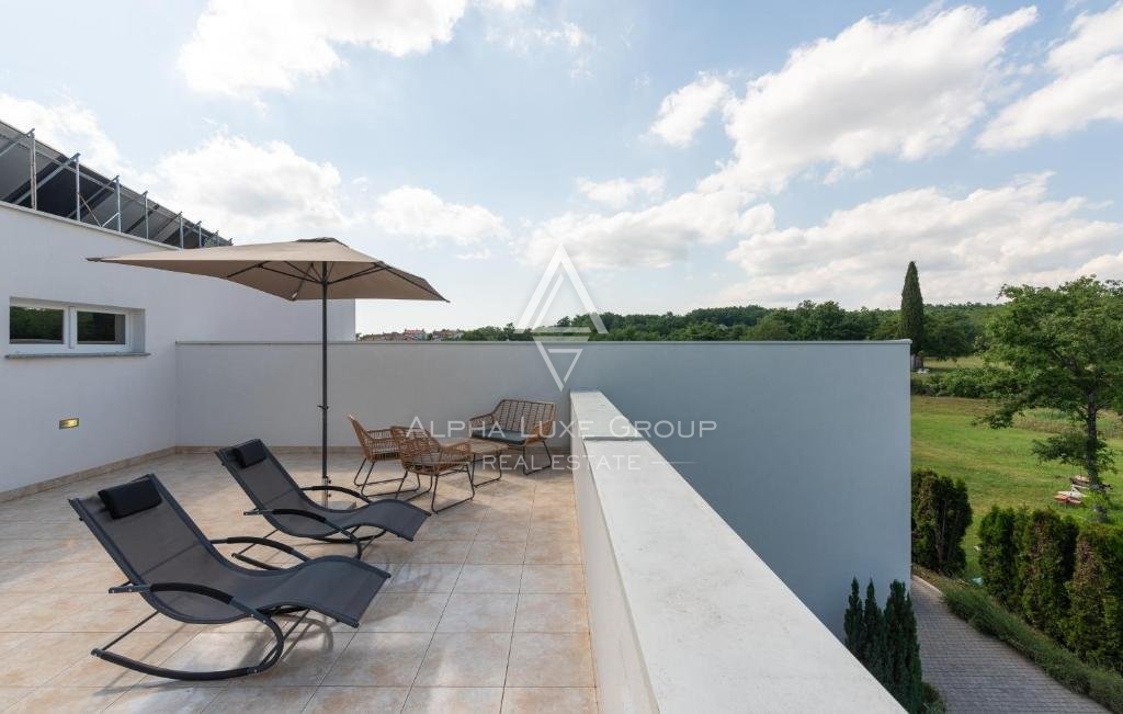 Istria, Žminj - Villa raffinata con piscina coperta e area benessere in vendita