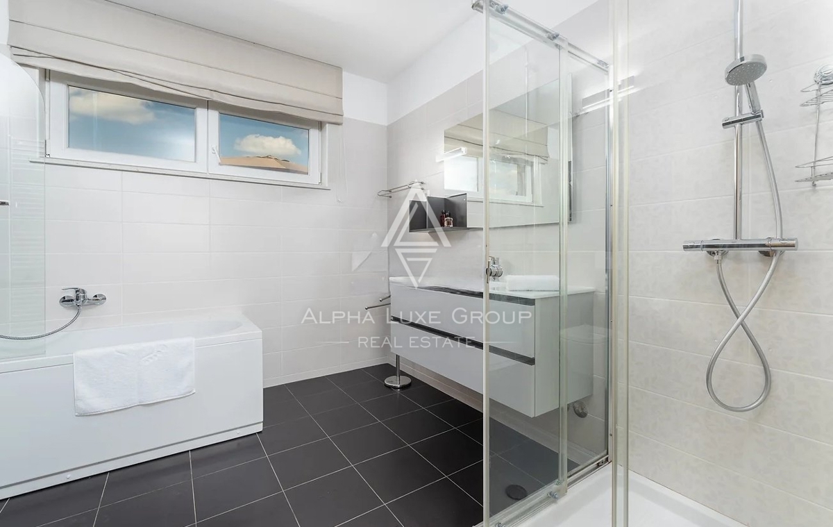 Istria, Žminj - Villa raffinata con piscina coperta e area benessere in vendita