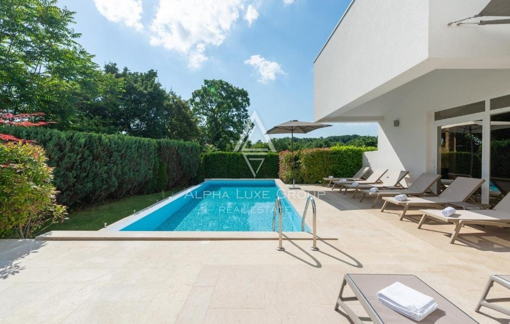 Istria, Žminj - Villa raffinata con piscina coperta e area benessere in vendita