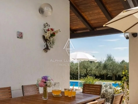 Poreč - Casa Lussuosa con Piscina Privata in Vendita
