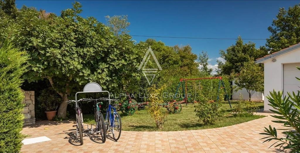 Poreč - Casa Lussuosa con Piscina Privata in Vendita