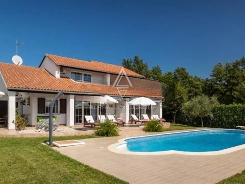 Poreč - Casa Lussuosa con Piscina Privata in Vendita