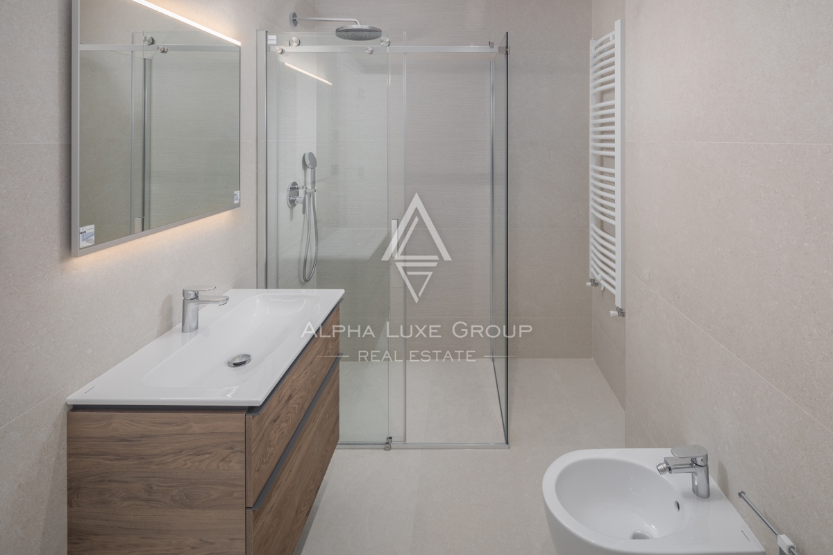 Spazioso appartamento in un nuovo edificio con vista mare, Rovigno, ISTRIA