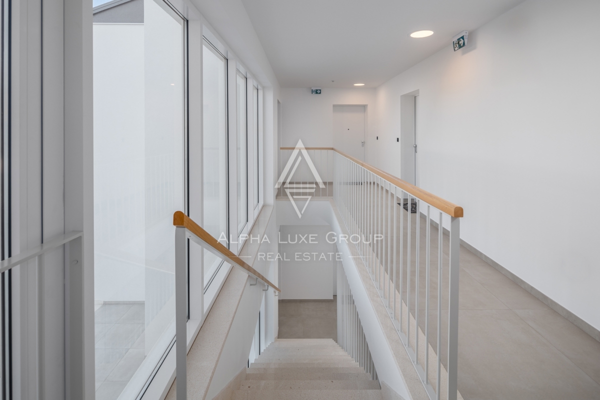 Spazioso appartamento in un nuovo edificio con vista mare, Rovigno, ISTRIA