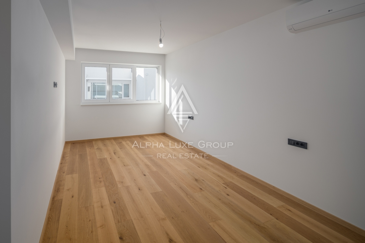 Spazioso appartamento in un nuovo edificio con vista mare, Rovigno, ISTRIA