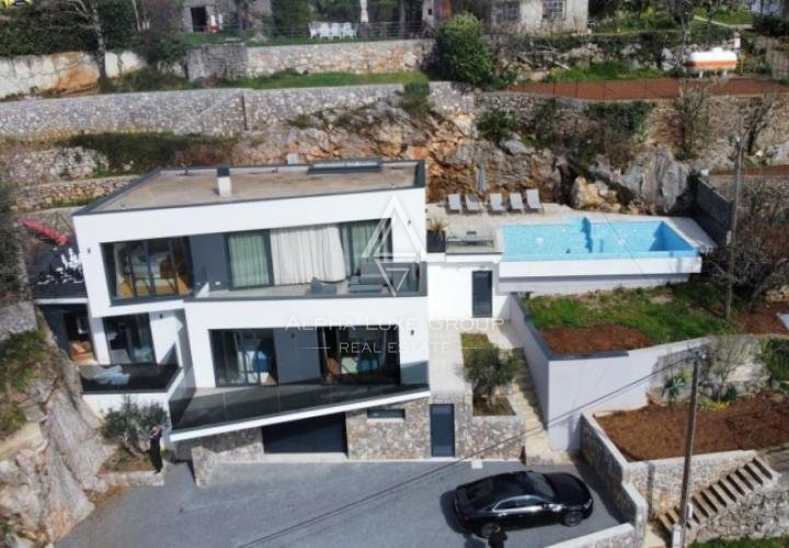 Bella villa con pisci Opatija