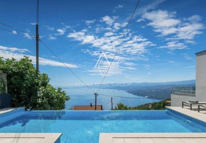 Bella villa con pisci Opatija