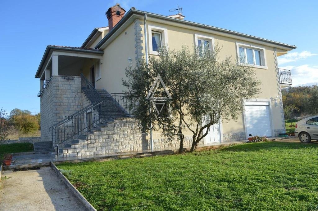 Casa con due appartamenti, Istria, Parenzo