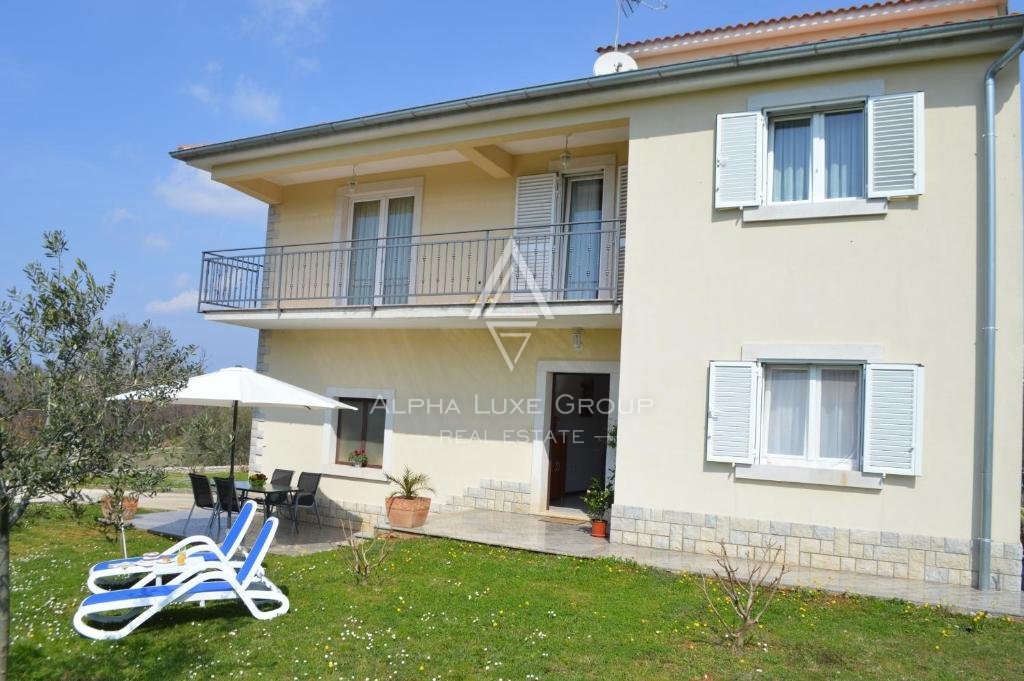 Casa con due appartamenti, Istria, Parenzo