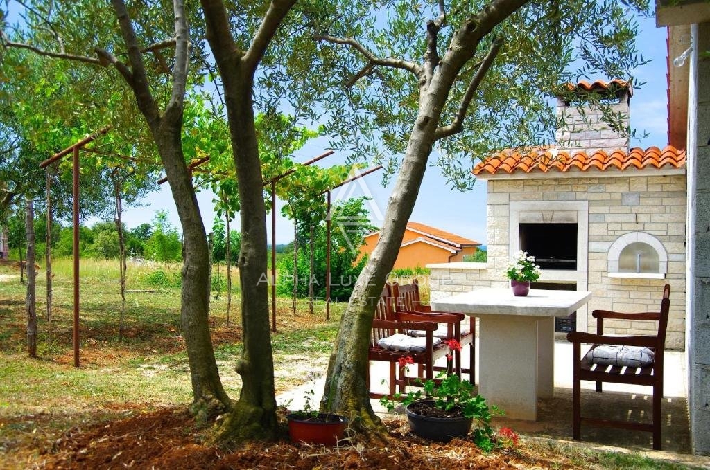 Casa con due appartamenti, Istria, Parenzo