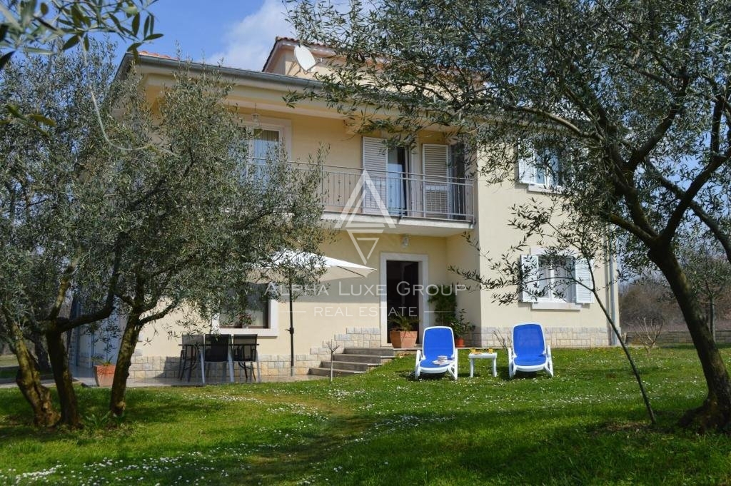 Casa con due appartamenti, Istria, Parenzo