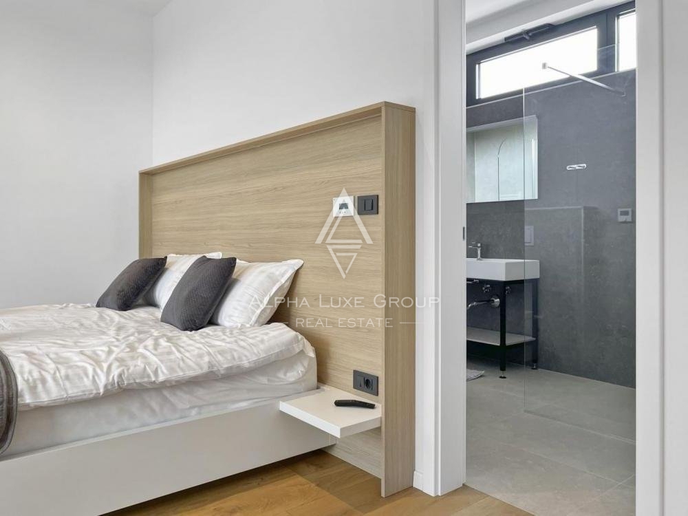 Villa moderna con piscina immersa nel verde e vista mare, Istria, Parenzo