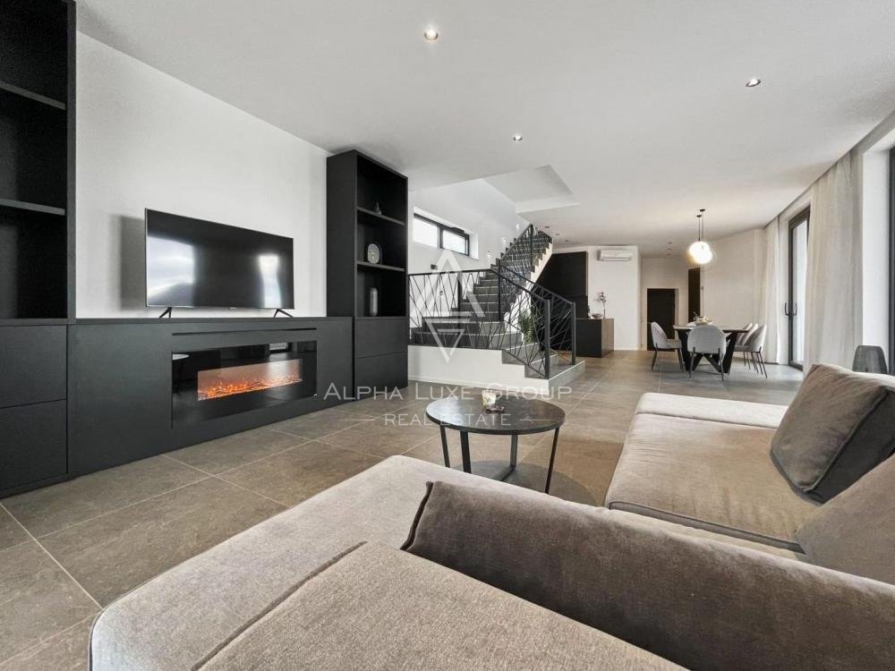 Villa moderna con piscina immersa nel verde e vista mare, Istria, Parenzo