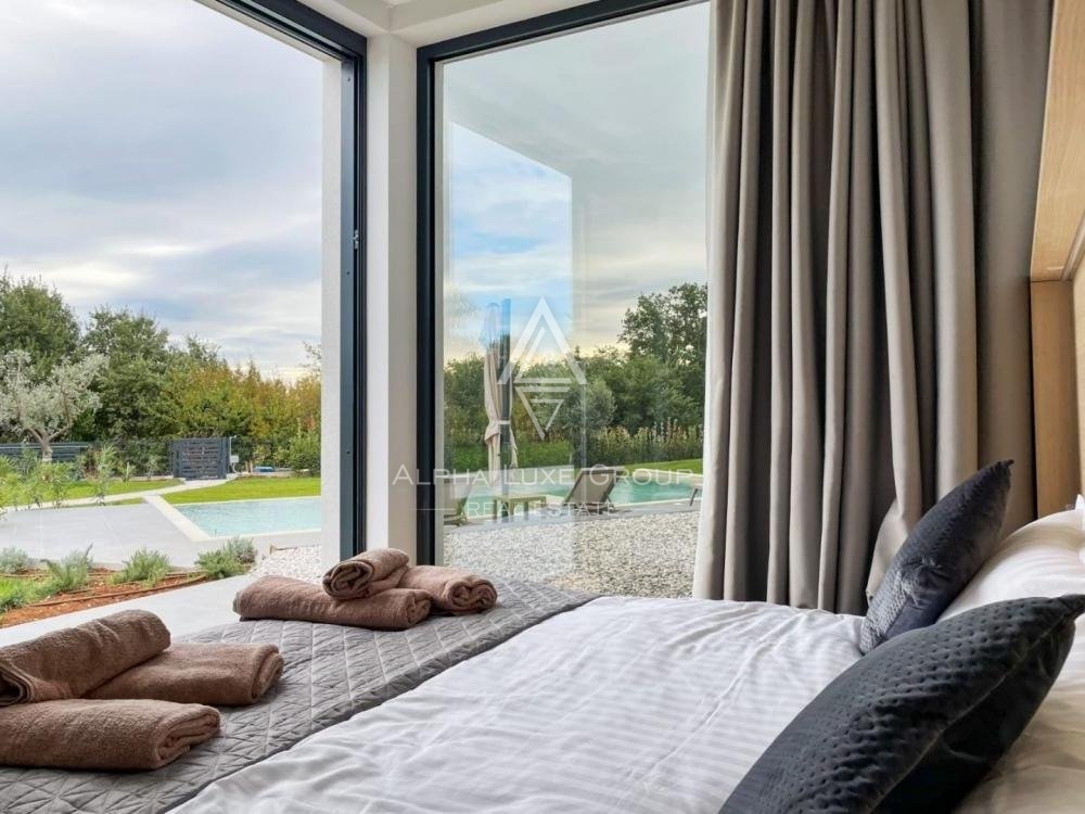 Villa moderna con piscina immersa nel verde e vista mare, Istria, Parenzo