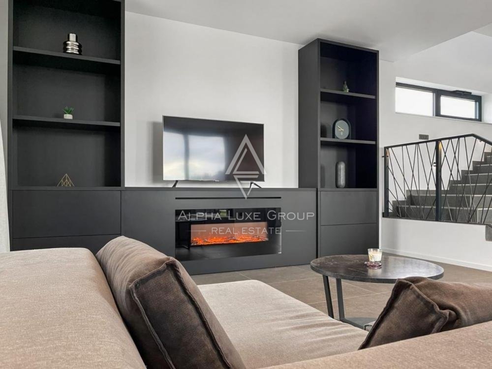 Villa moderna con piscina immersa nel verde e vista mare, Istria, Parenzo