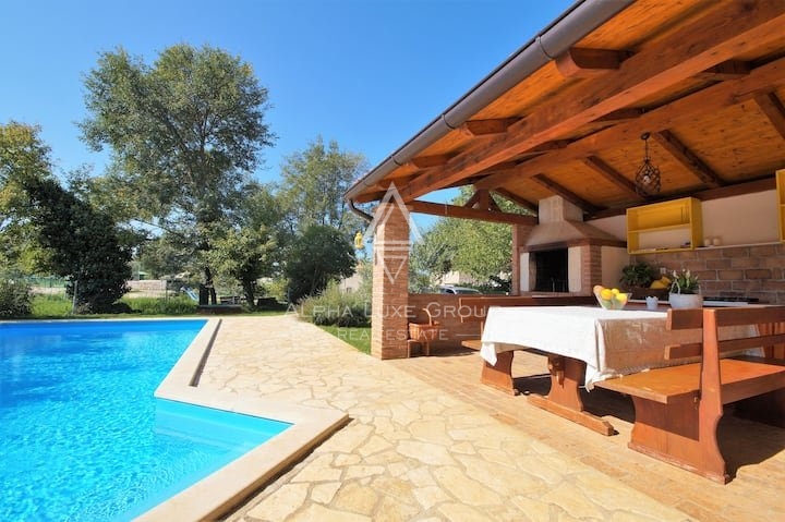 Bella casa al piano terra con piscina, Istria, Marčana