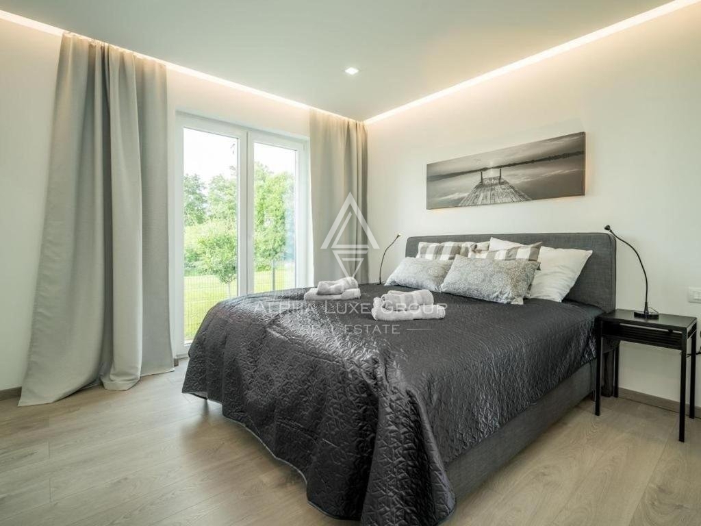 Villa di lusso moderna con piscina e vista sul mare, istria, labin