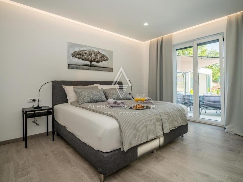 Villa di lusso moderna con piscina e vista sul mare, istria, labin