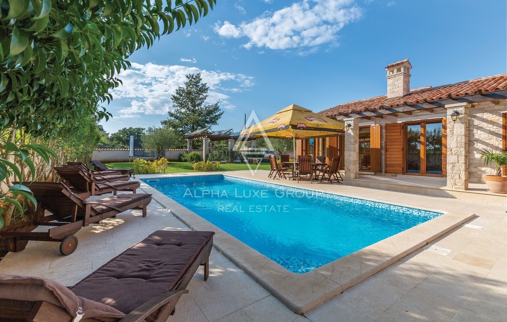 Villa in pietra con giardino paesaggistico e piscina, Istria, Marcana