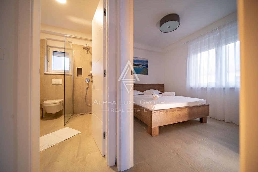 RAB, LOPAR, MODERNA VILLA CON VISTA MARE