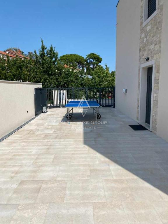 Umag, Istria: Casa moderna con piscina e vista mare