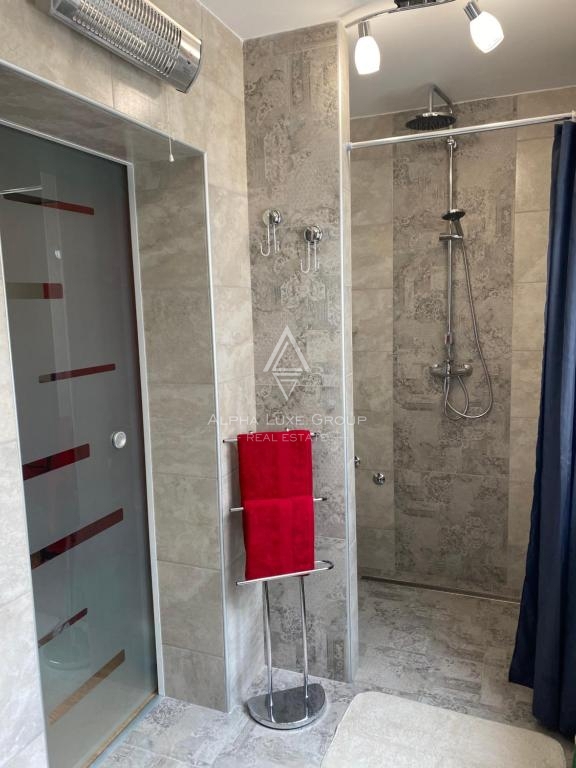 Brest, Istria – Due case affascinanti con piscina e vista