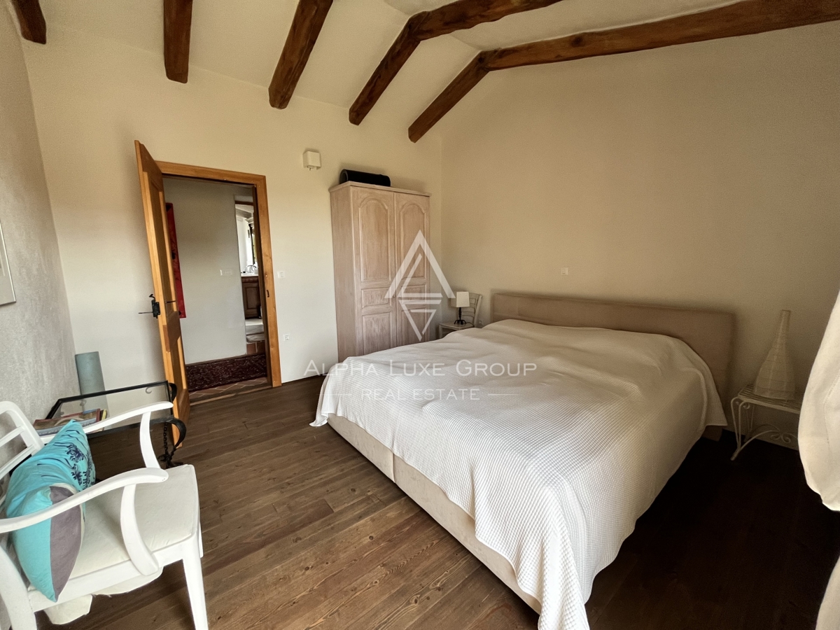 Poreč, Istria: Tenuta in pietra con piscina e dependance