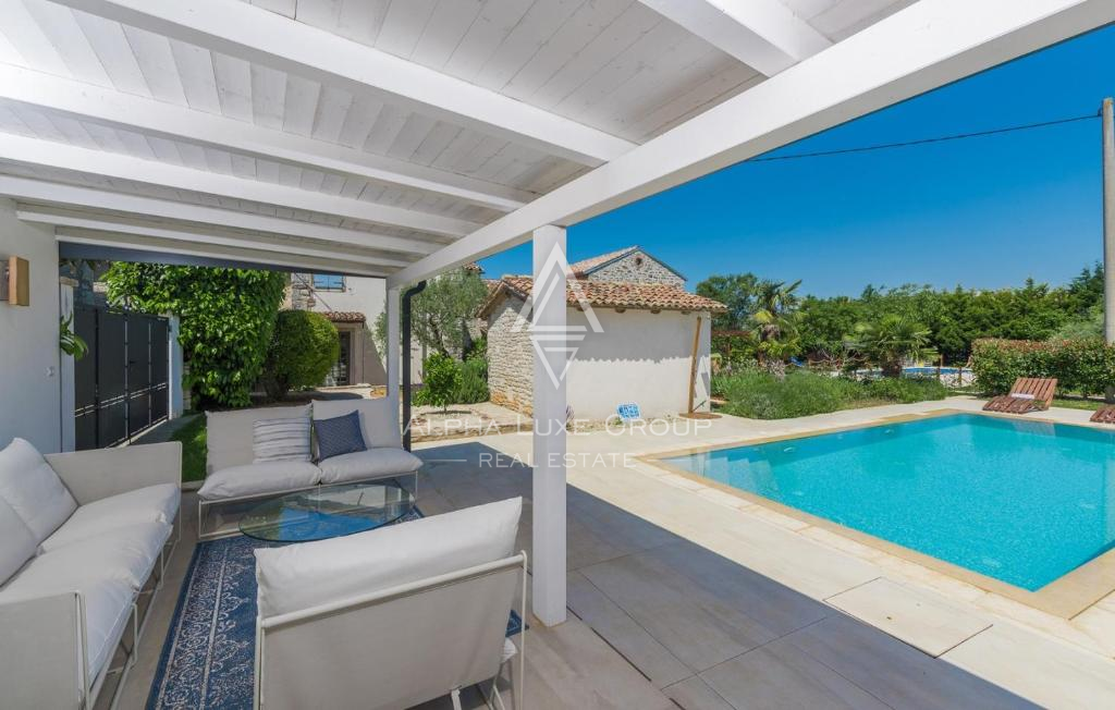 Poreč, Istria: Tenuta in pietra con piscina e dependance