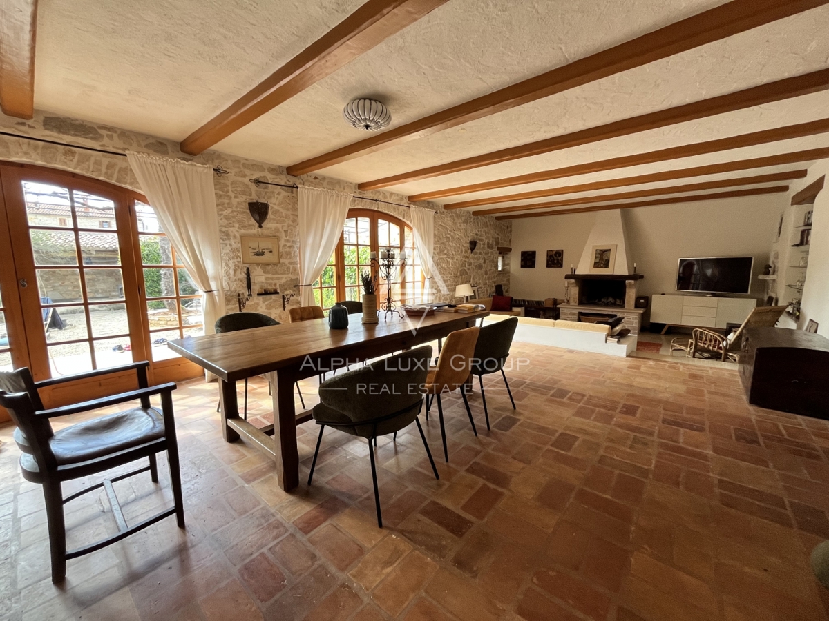 Poreč, Istria: Tenuta in pietra con piscina e dependance