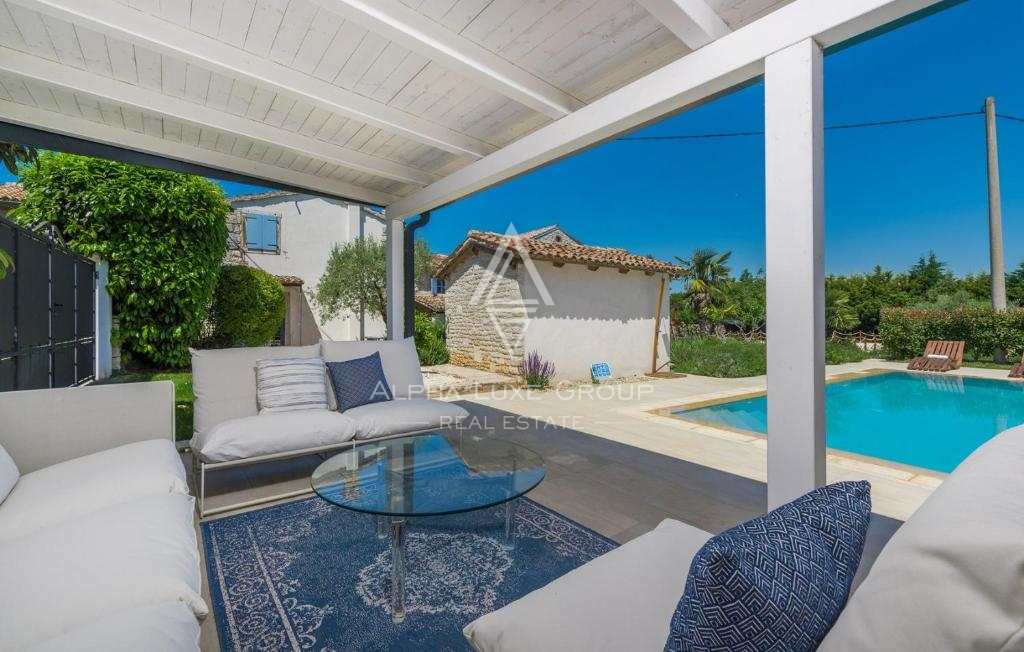 Poreč, Istria: Tenuta in pietra con piscina e dependance