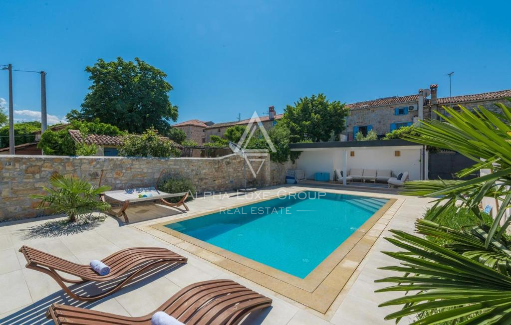 Poreč, Istria: Tenuta in pietra con piscina e dependance